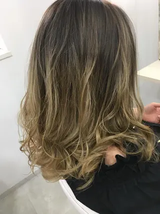 セミロング カラー 髪質改善 中川 翔のヘアスタイル