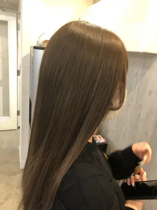 ロング カラー あだち ゆかのヘアスタイル