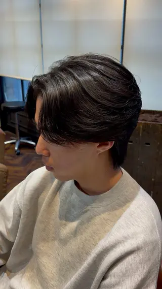 ショート 曲がる縮毛 フェザー ニュアンス  佐々木のヘアスタイル