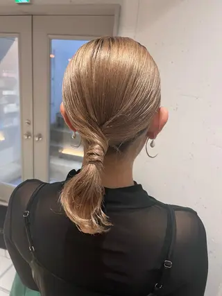ミディアム カラー カジュアルを女っぽく 𝗮𝘆𝗮𝗰𝗼のヘアスタイル