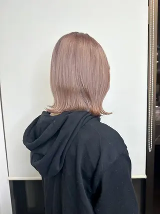 ショート ブリーチカラー🫧 森　凪沙のヘアスタイル