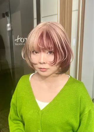 ショート カラー ブリーチ毛の縮毛矯正 ハイトーン/岡本智樹のヘアスタイル