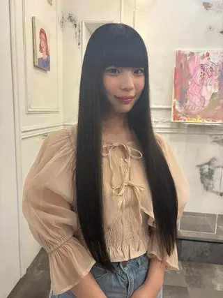 ロング ボブ・カラー 琴音のヘアスタイル