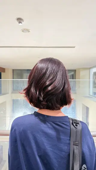ショート カラー akari / ミディアムパーマのヘアスタイル