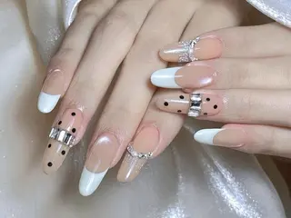 ネイル Queenie 🦋のネイルデザイン