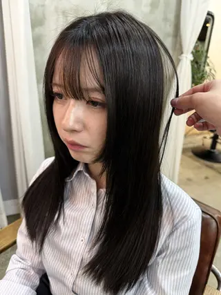セミロング カラー 三條 朋香のヘアスタイル