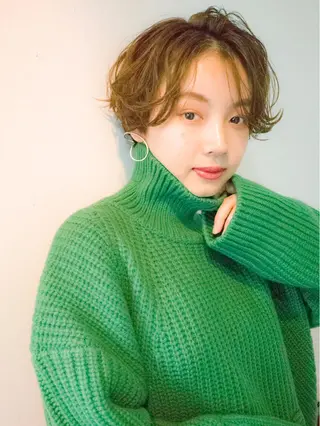 ショート 💓パーマ，💗 レイヤーカットのヘアスタイル