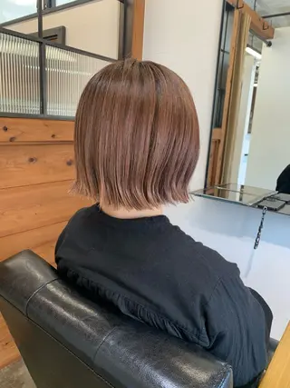 カラー コウノス マサコのヘアスタイル