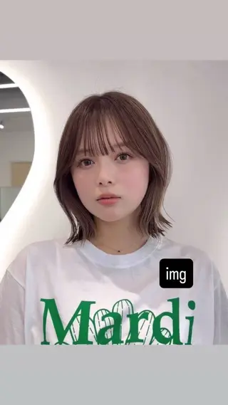 ミディアム 鷹尾 汐音のヘアスタイル