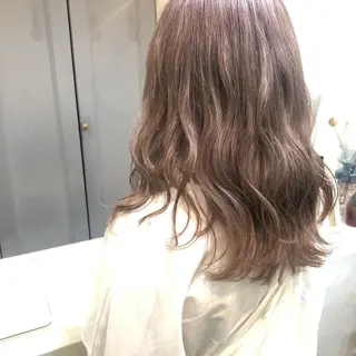 セミロング Ravo 西村 優花のヘアスタイル