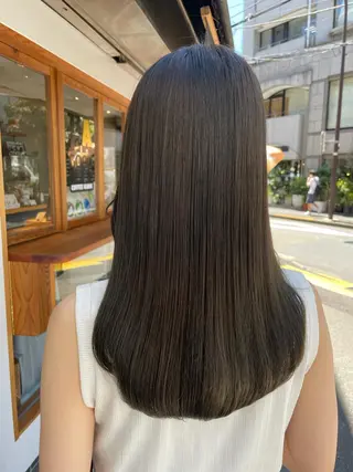 セミロング カラー navile momoのヘアスタイル