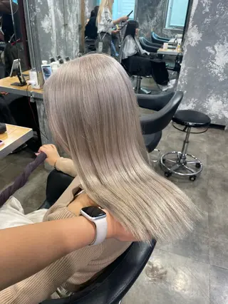 セミロング カラー ハイトーン 横浜💞ミオのヘアスタイル