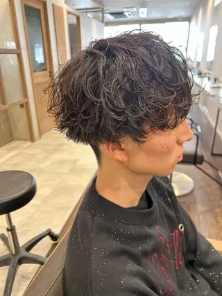 パーマ メンズ 宮之本 峻也のヘアスタイル