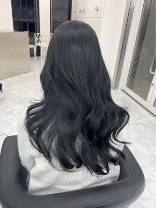ロング Natsumi / 透明感艶カラーのヘアスタイル