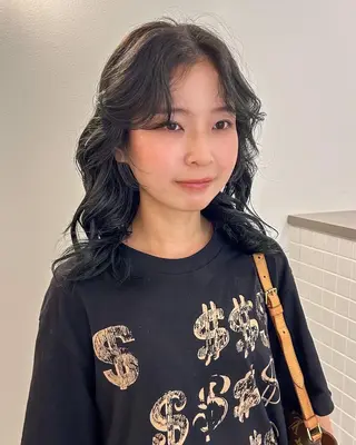 ミディアム カラー 竹市 彩乃のヘアスタイル