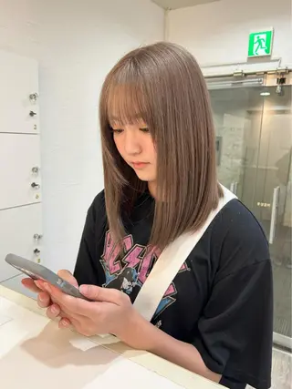 セミロング りん🧸透明感カラ ー/ヘアアレンジのヘアスタイル