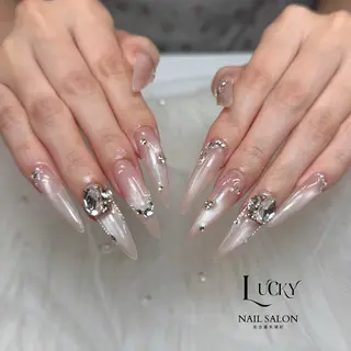 ネイル Lucky Nail Salonのネイルデザイン
