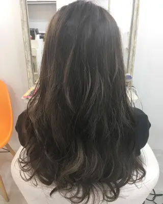 セミロング カラー 髪質改善 中川 翔のヘアスタイル