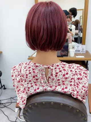 ショート カラー Luxbe hakataのヘアスタイル