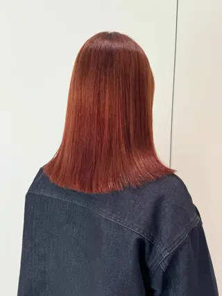 ミディアム ブリーチカラー/ブロ ンドレイヤーカットのヘアスタイル