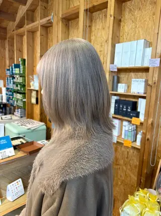 カラー まろみ暖色×ボブ ×chia🕯のヘアスタイル