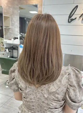 ミディアム レイヤー/艶髪カラー 森本くるみのヘアスタイル