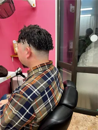 メンズ 新明 修一のヘアスタイル