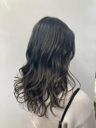 セミロング カラー ブリーチ&似合せボブ 田中寛十のヘアスタイル