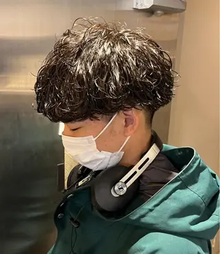 ミディアム パーマ メンズ 横浜駅メンズパーマ師 🌀岩﨑弘成🌀のヘアスタイル