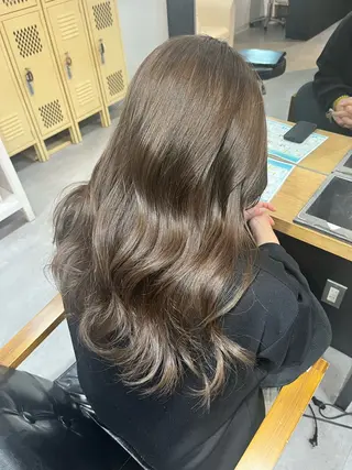 ロング カラー 透明感カラー |ベー ジュ|齊藤ひなののヘアスタイル
