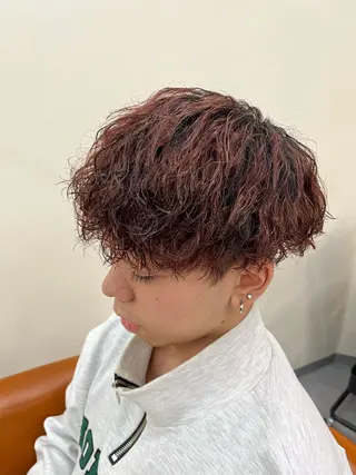 カラー パーマ フェザーパーマメンズ ピンパーマ京都駅前のヘアスタイル