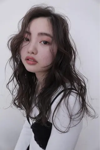 ロング e rikaのヘアスタイル