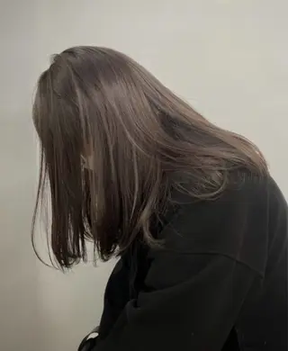 カラー 染谷 玲花のヘアスタイル