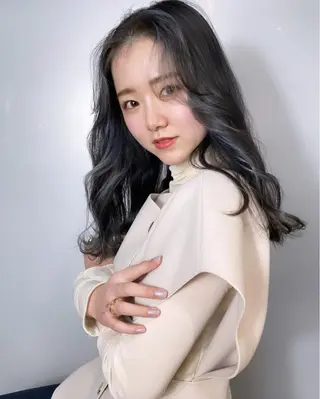 セミロング カラー ヘアアレンジ 髙塚碧🇰🇷 韓国ヘア🎗️のヘアスタイル