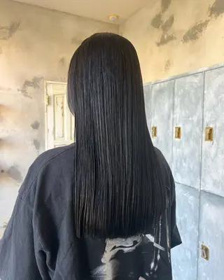 ロング ストレート/レイヤー カットyuseiのヘアスタイル
