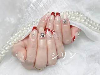 ネイル 🦋 Queenieのネイルデザイン