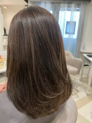 セミロング カラー いのうえ みわこのヘアスタイル