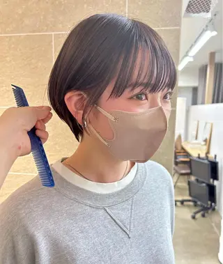 ショート カラー 滝口 茉奈実のヘアスタイル