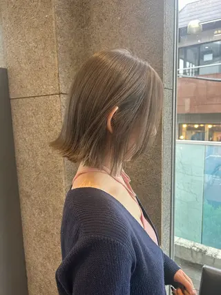 ミディアム 🫒オリーブ/透け感 レイヤー🌿モエカのヘアスタイル