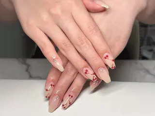 ネイル Chiara 長さだしのネイルデザイン
