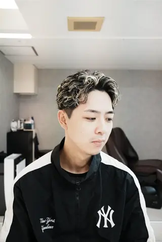 カラー パーマ メンズ SHIZUKU スパイキーショートのヘアスタイル