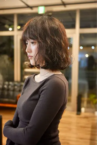 ミディアム パーマ Basis 田口豪司のヘアスタイル