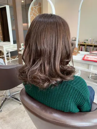 セミロング カラー 不動令 認定カラーリストのヘアスタイル