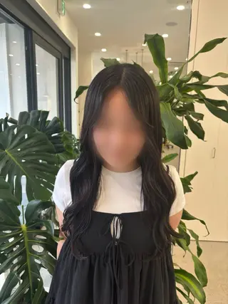 ロング 彦坂 優月のヘアスタイル