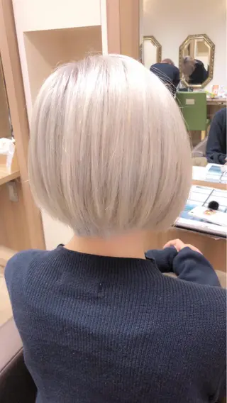 ショート カラー ❄ブリーチカラー❄ 佐原昌樹のヘアスタイル