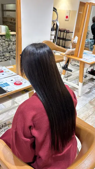 ロング カラー EARTH三鷹 KOKOROのヘアスタイル