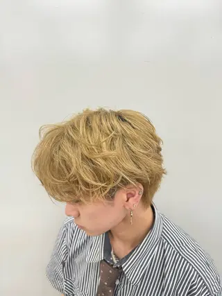 カラー けんしん /ハイトーンのヘアスタイル