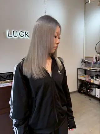 セミロング カラー LUCK ユナのヘアスタイル
