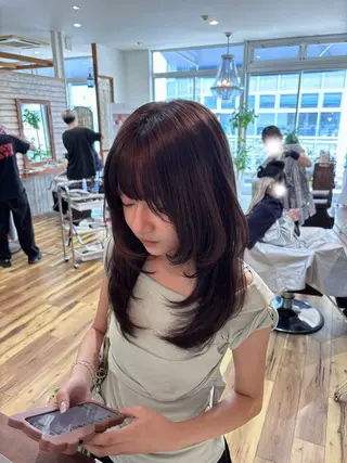セミロング カラー &.TIGRE 越冨 レイヤー/顔周り特化のヘアスタイル