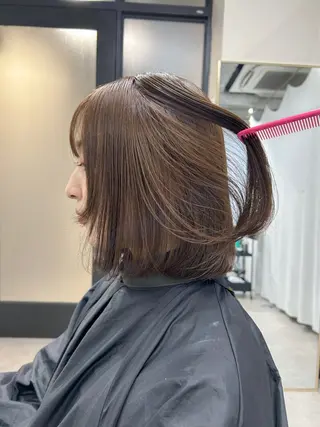ミディアム カラー AKO .のヘアスタイル